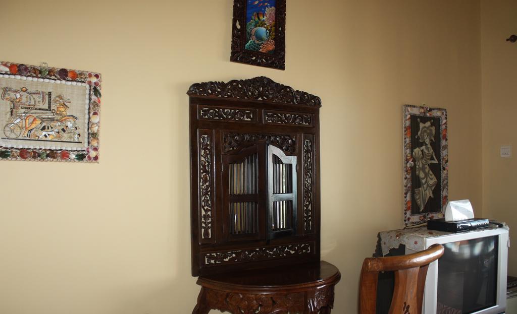 Cleopatra Beach Bungalows Lovina (Bali) Ruang foto