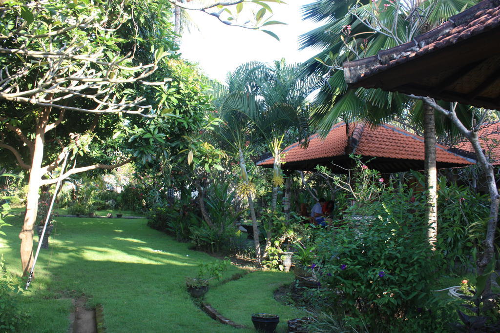 Cleopatra Beach Bungalows Lovina (Bali) Bagian luar foto