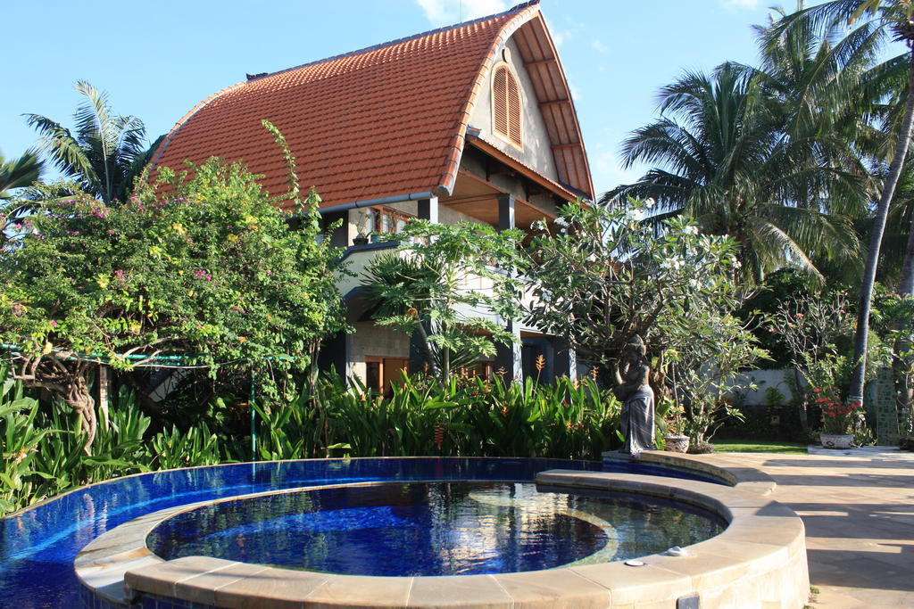 Cleopatra Beach Bungalows Lovina (Bali) Bagian luar foto